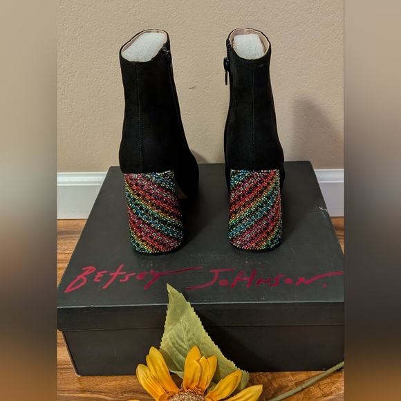 Betsey Johnson Raylan Ankle Boot Size 5.5M NIB - Picture 8 of 10